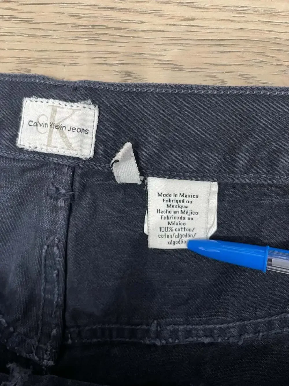 Calvin Klein Jeans Vintage Easy Fit Garment Dye Denim Shorts Size 42